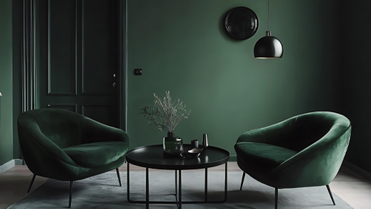 Verde oscuro en la sala y el dormitorio: ¡el éxito del 2025! ¿Cómo usarlo en muebles y accesorios?
