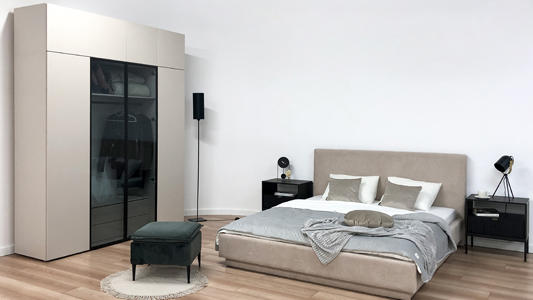 ¿Cómo elegir el armario perfecto para tu dormitorio: puerta corredera o abatible?