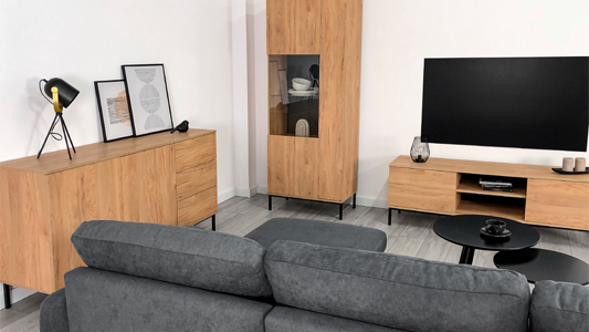 Gris y madera: ¿la combinación perfecta para cualquier interior? Arreglos y muebles prácticos.